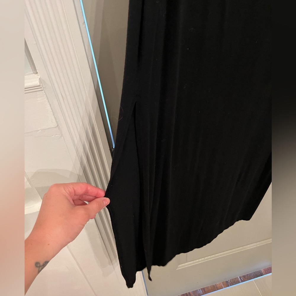 Old Navy size XS black maxi skirt with small slit - Picture 3 of 4